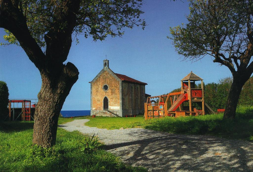 Bungalows Portuondo Parking Gratuito Mundaka Exterior photo